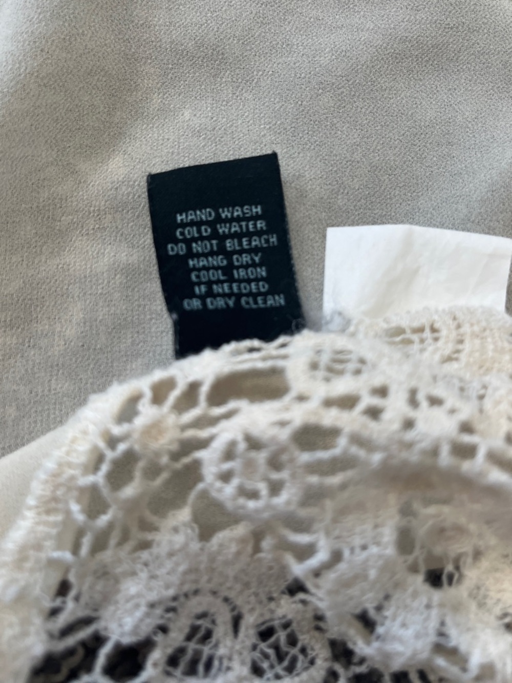 Cynthia Rowley Cream Crochet Lace V-Neck Top Size XL - Picture 7 of 8